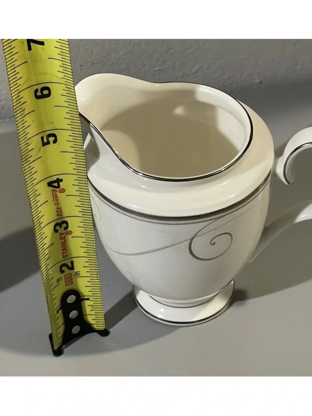 Noritake Platinum Fine Porcelain Wave Creamer And Sugar Set